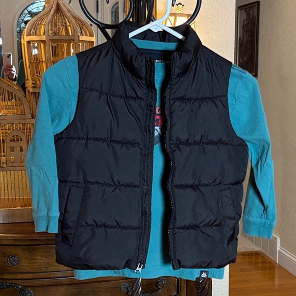 Old Navy Other - Old Navy Black Puffer Vest‎ AND Graphic Tee~Sz 5